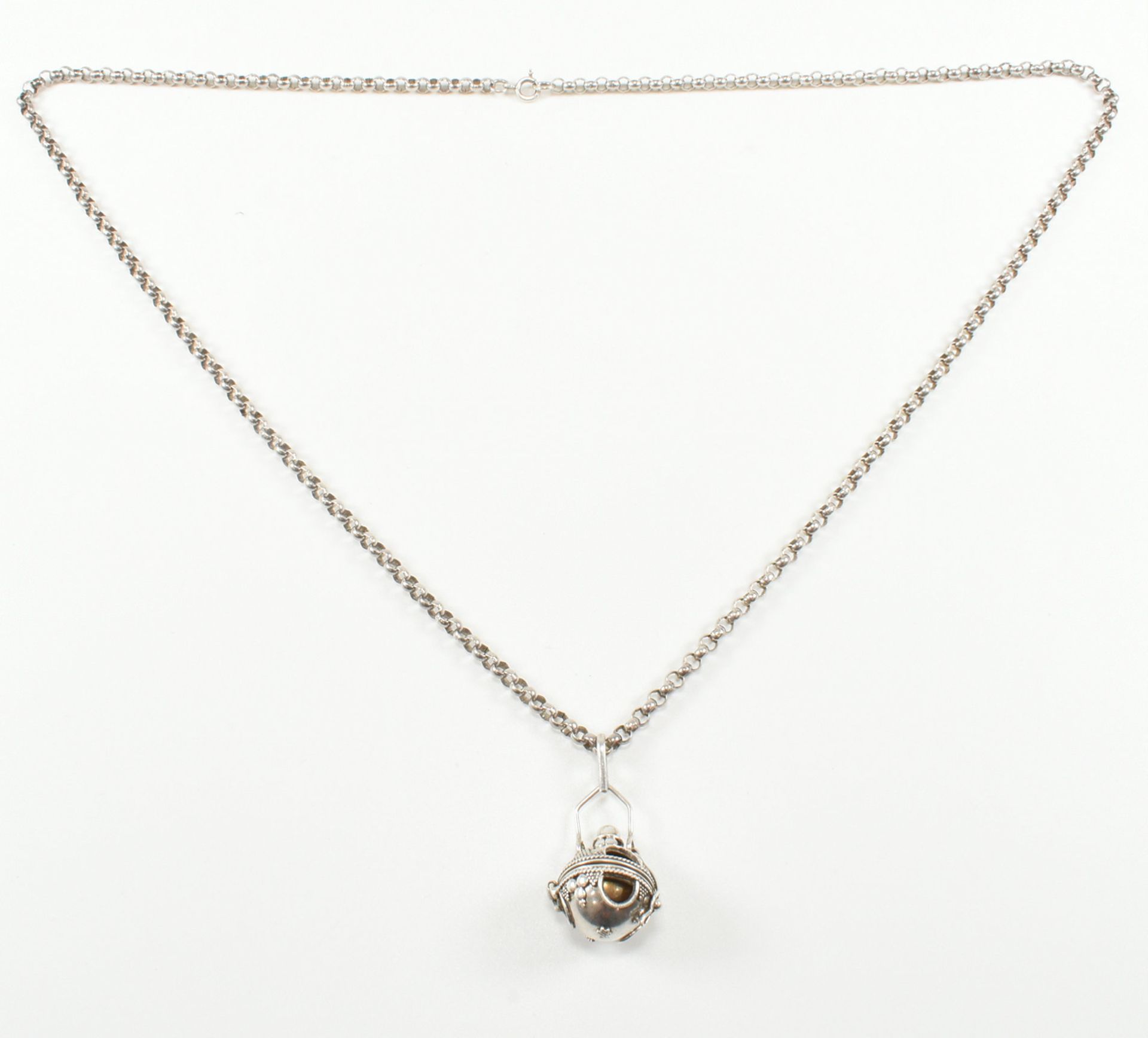 CONTEMPORARY WHITE METAL BELCHER CHAIN & BOLA HARMONY PENDANT - Image 3 of 16