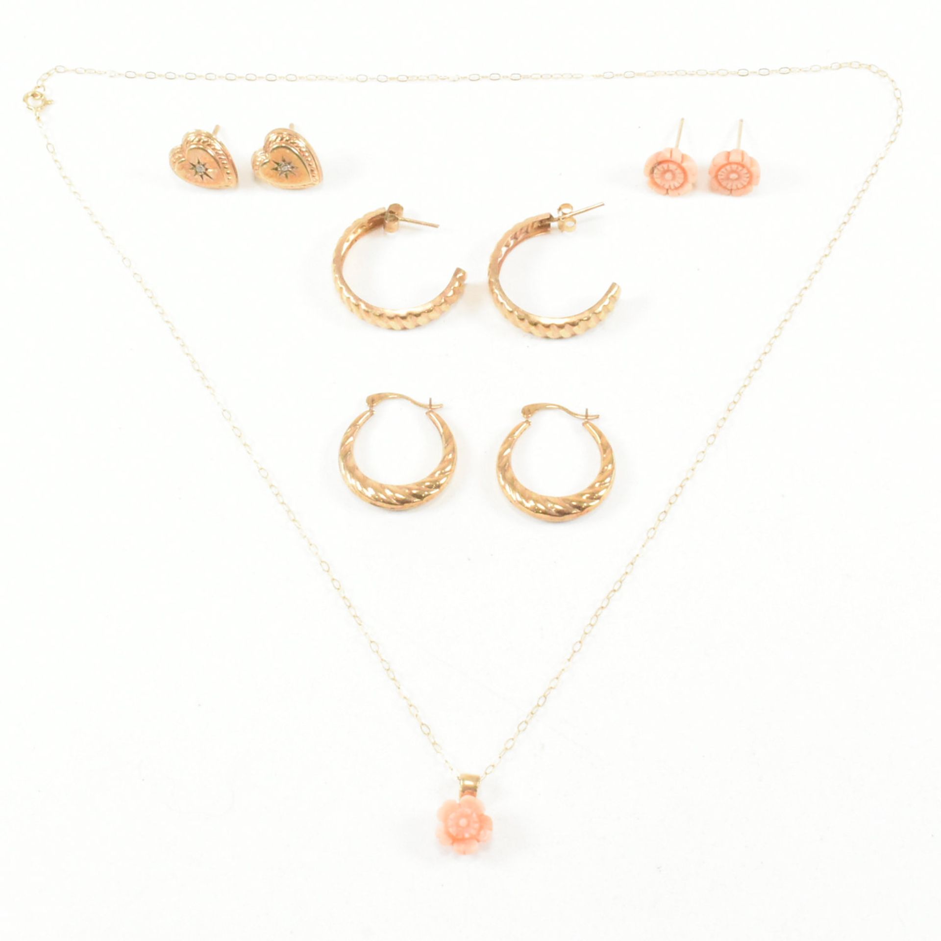 FOUR PAIRS OF 9CT GOLD EARRINGS & A 9CT GOLD PENDANT NECKLACE - Image 8 of 8