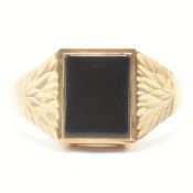 HALLMARKED 9CT GOLD & ONYX SIGNET RING