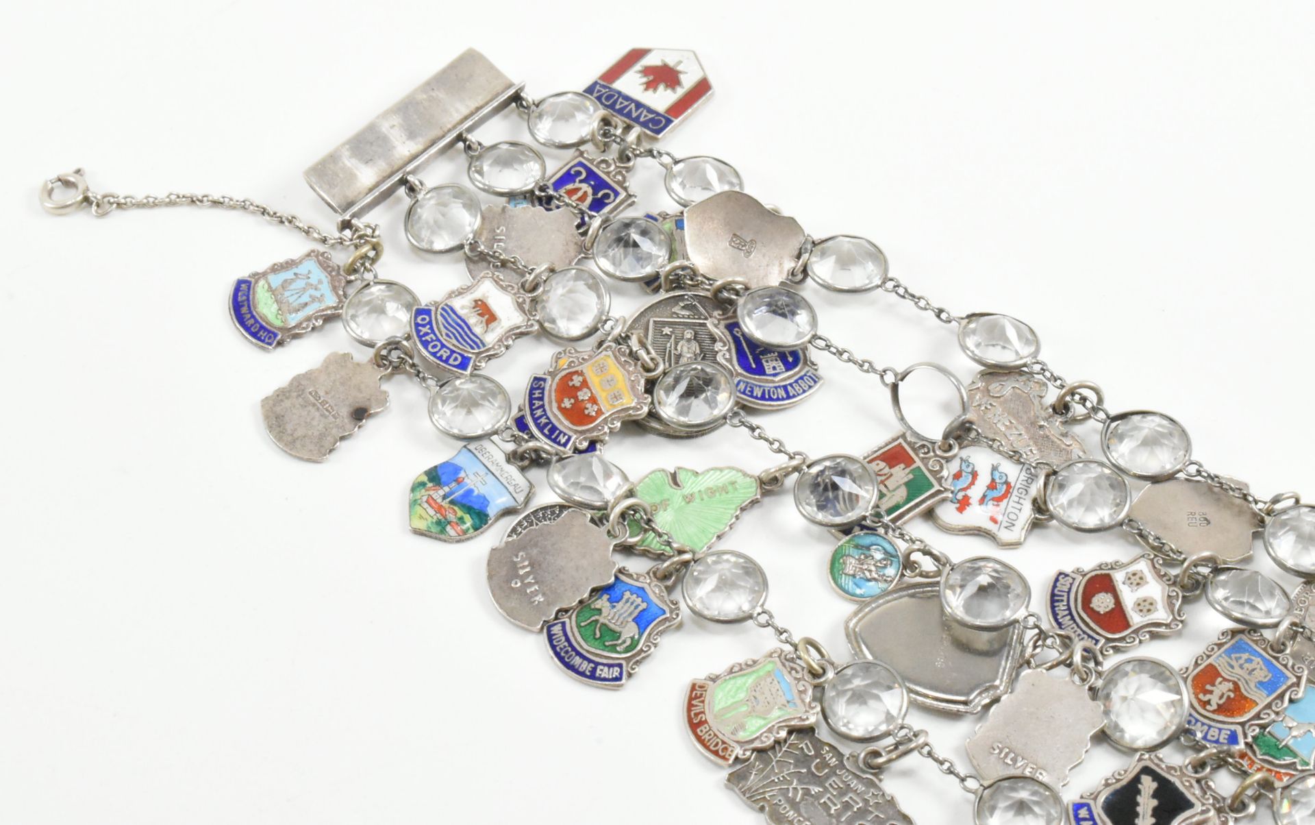 VINTAGE SILVER & WHITE METAL TOWN COUNTRY CHARM BRACELET - Image 3 of 13