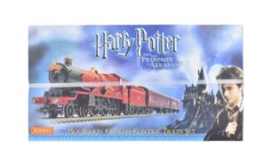 HARRY POTTER - HORNBY 00 GAUGE MODEL RAILWAY TRAINSET