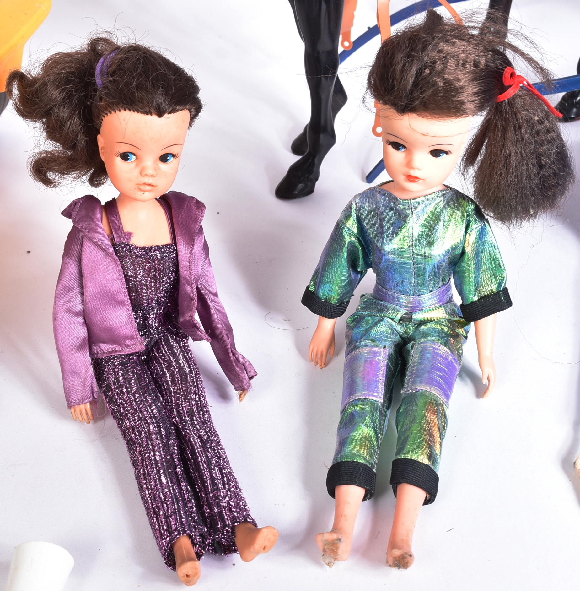 SINDY DOLLS - VINTAGE PEDIGREE SINDY DOLLS & ACCESSORIES - Image 4 of 5