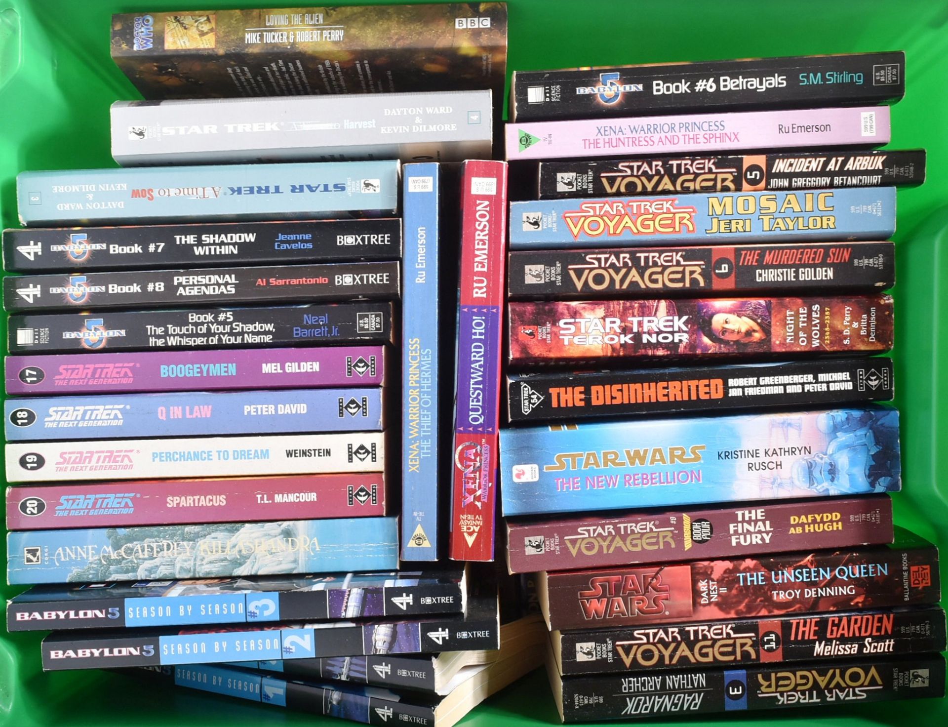 TV / FILM - LARGE COLLECTION OF TIE-IN RELATED BOOKS - Bild 4 aus 4