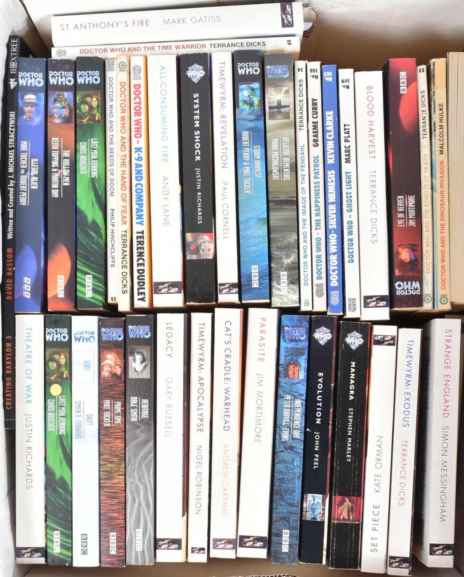 TV / FILM - LARGE COLLECTION OF TIE-IN RELATED BOOKS - Bild 3 aus 4