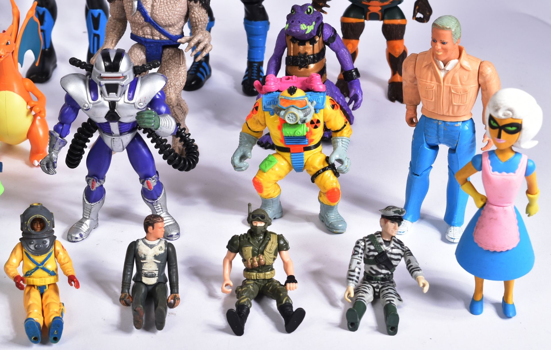 ACTION FIGURES - ASSORTED VINTAGE ACTION FIGURES - Image 4 of 5