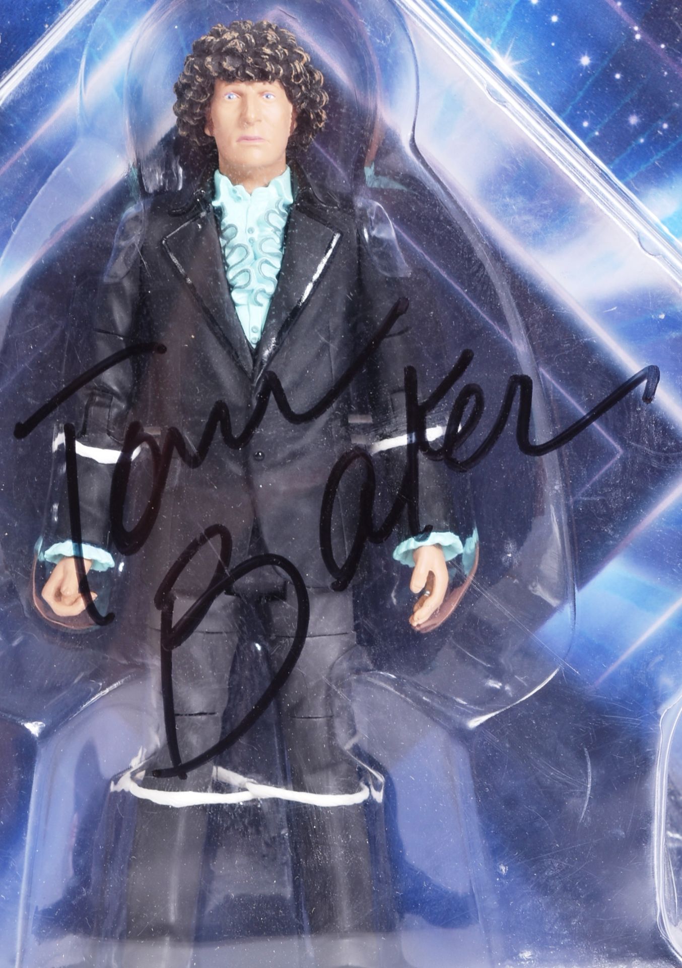 DOCTOR WHO - UNDERGROUND TOYS - TOM BAKER AUTOGRAPHED FIGURE - Image 2 of 5