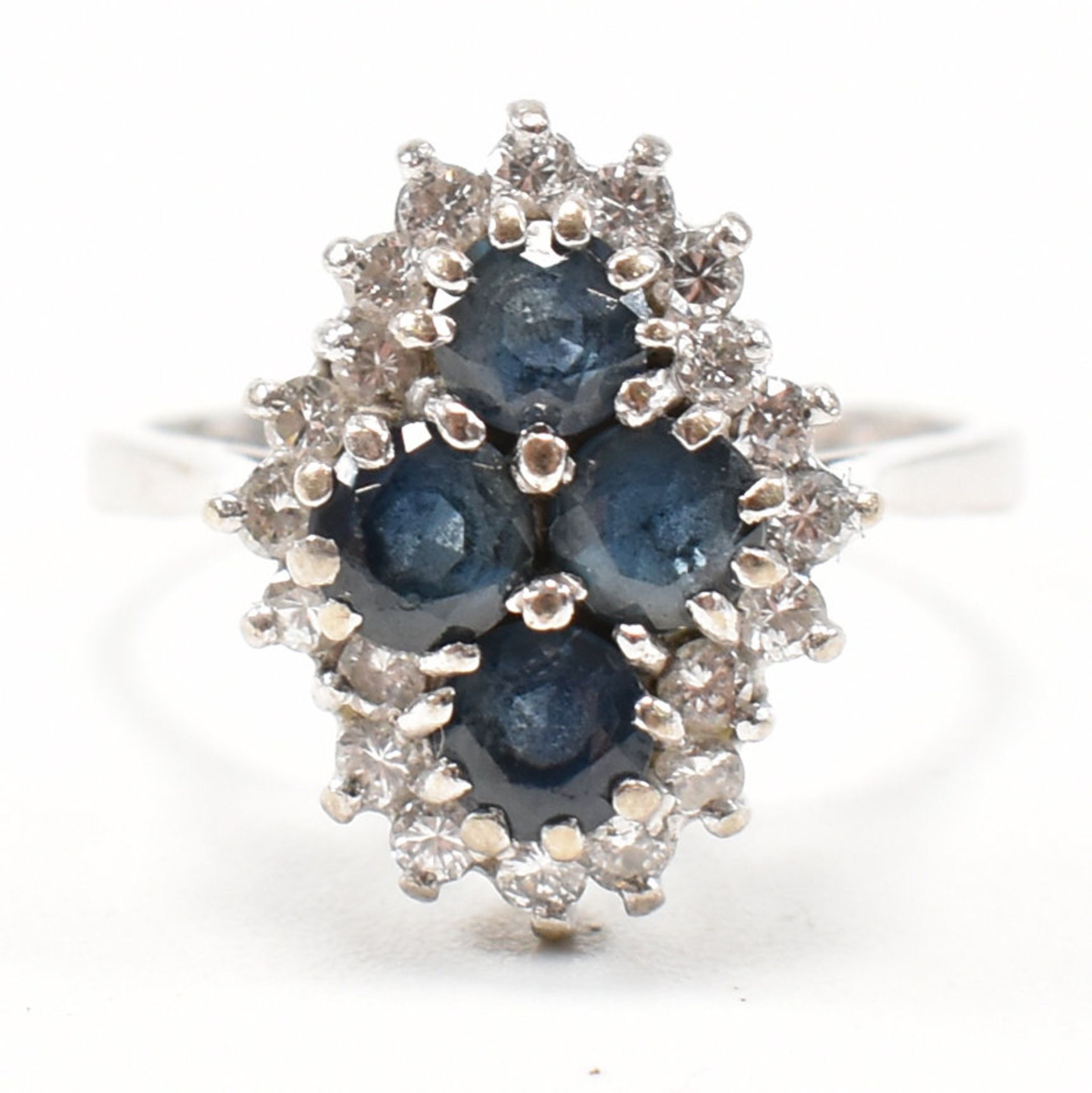 HALLMARKED 18CT GOLD SAPPHIRE & DIAMOND CLUSTER RING - Image 2 of 7