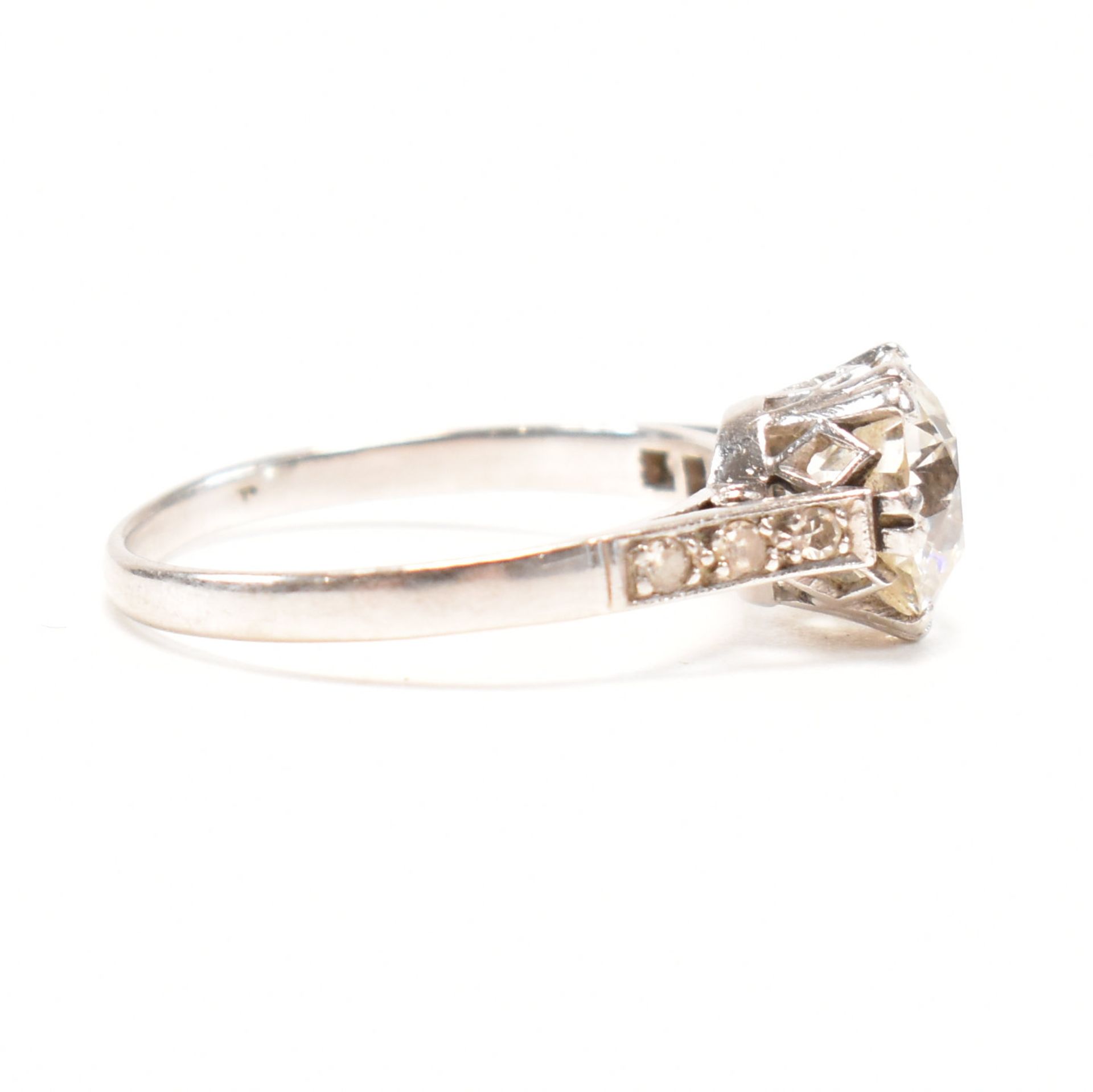 1920S PLATINUM 2.1CT DIAMOND SOLITAIRE RING - Image 3 of 11