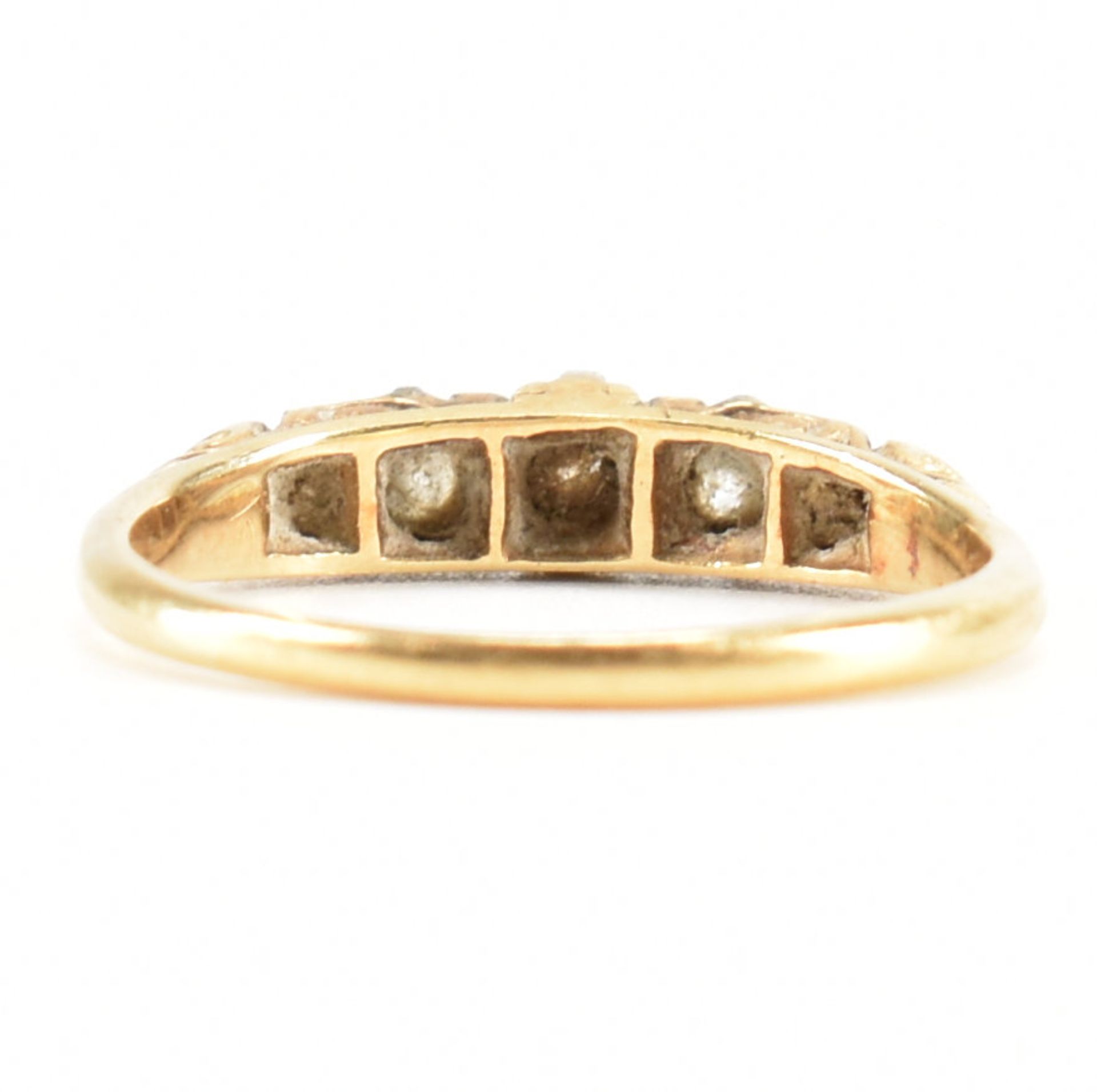 18CT GOLD & DIAMOND FIVE STONE RING - Image 3 of 12