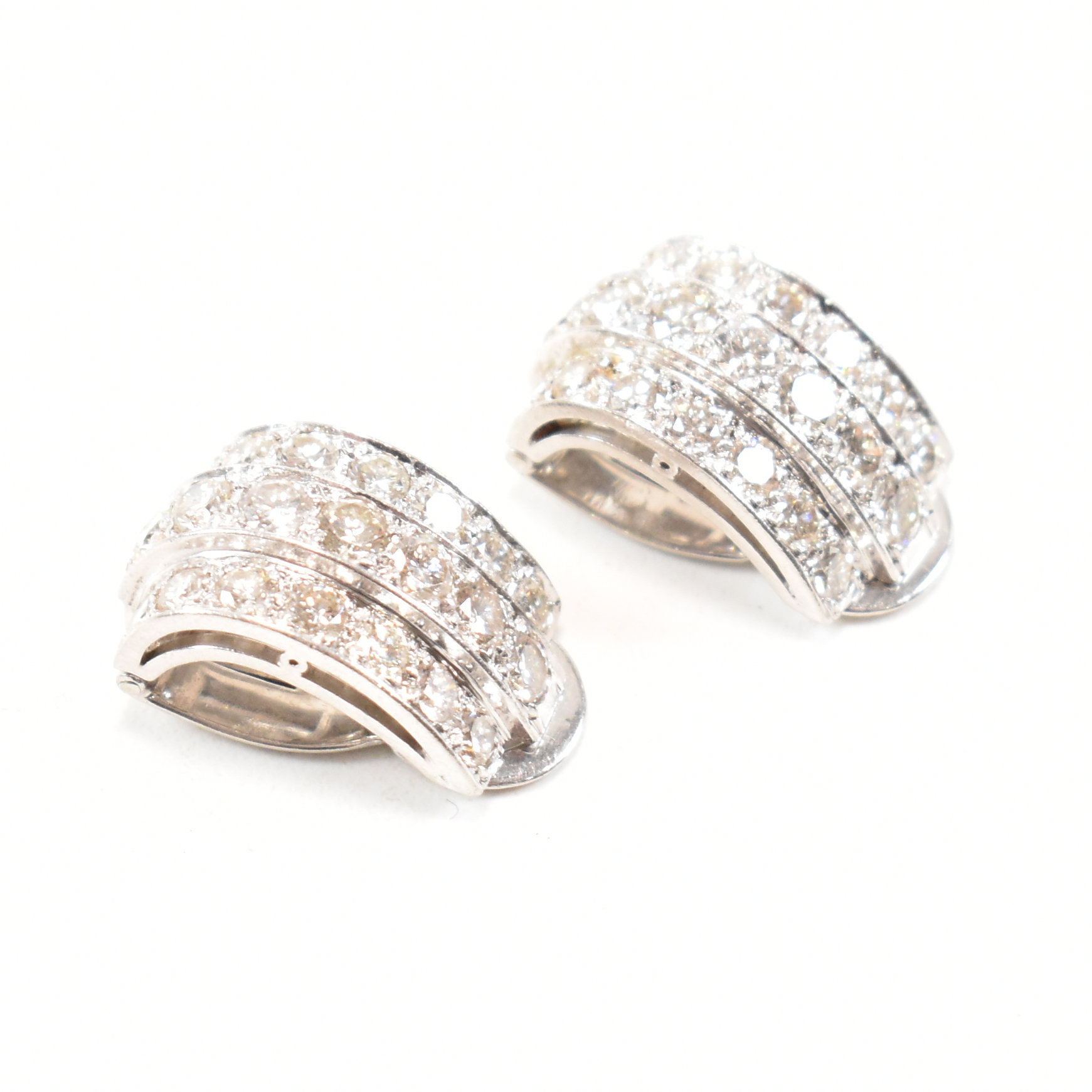 PAIR OF ART DECO 18CT WHITE GOLD & DIAMONDS EAR CLIPS - Image 4 of 8