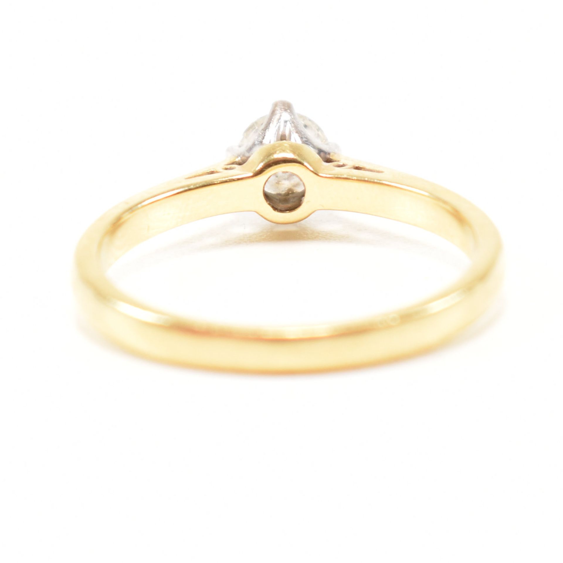 HALLMARKED 9CT GOLD & DIAMOND SOLITAIRE RING - Image 5 of 8