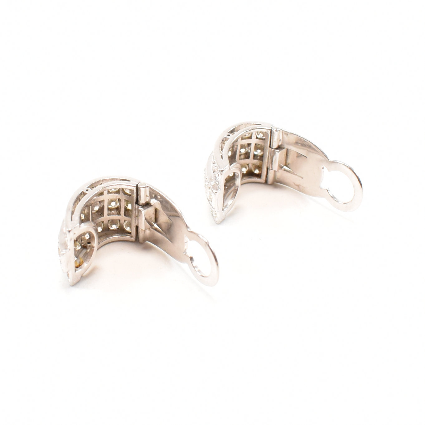 PAIR OF ART DECO 18CT WHITE GOLD & DIAMONDS EAR CLIPS - Image 7 of 8