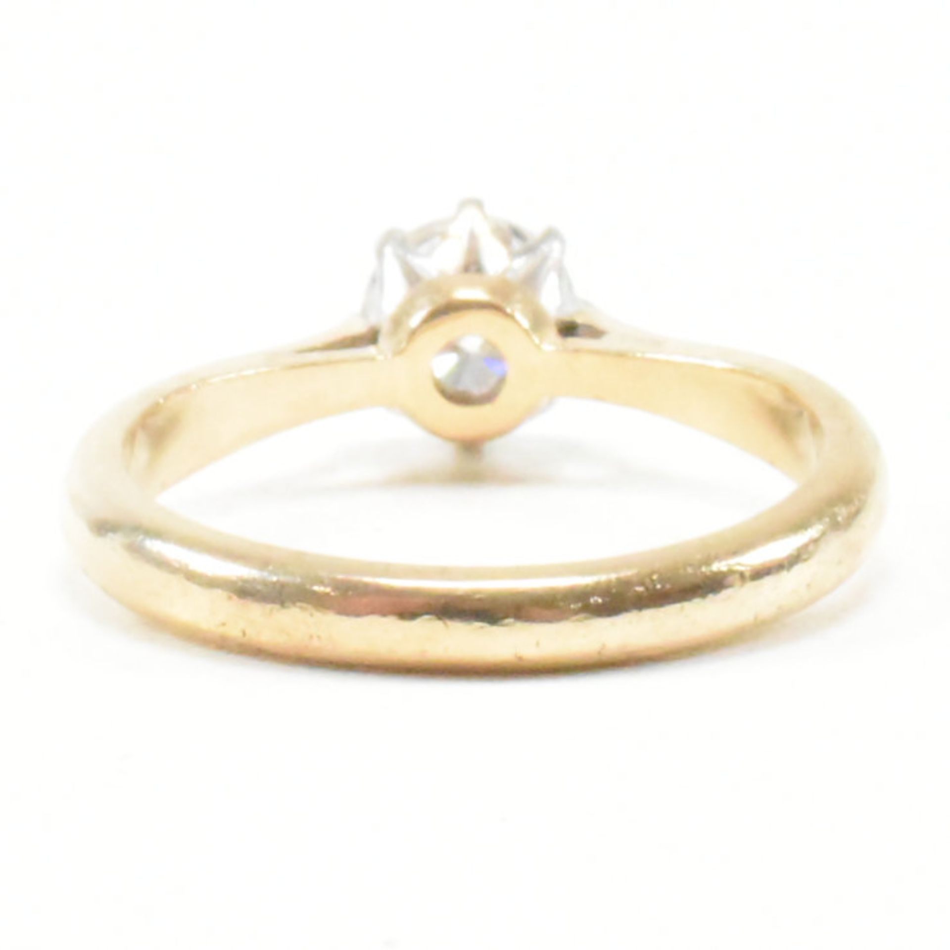 18CT GOLD & DIAMOND SOLITAIRE RING - Image 5 of 7