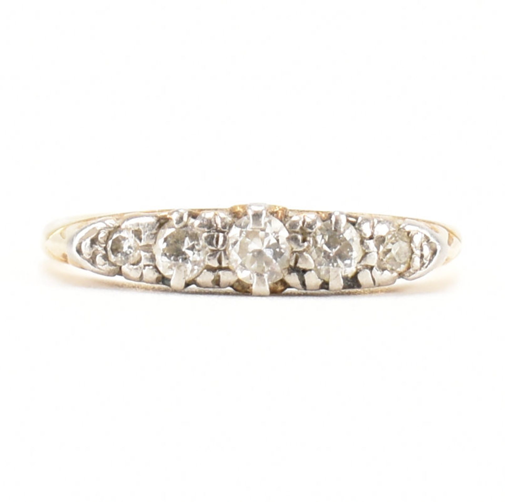 18CT GOLD & DIAMOND FIVE STONE RING - Image 9 of 12