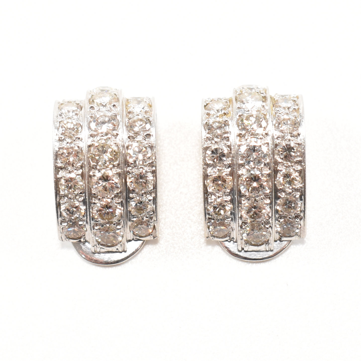 PAIR OF ART DECO 18CT WHITE GOLD & DIAMONDS EAR CLIPS - Image 2 of 8