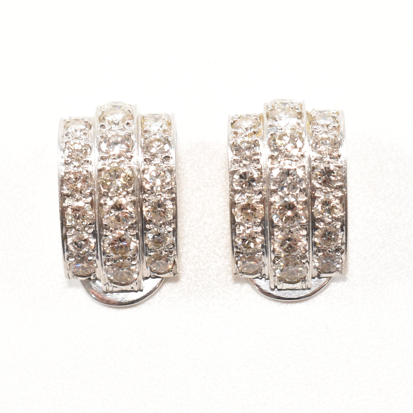 PAIR OF ART DECO 18CT WHITE GOLD & DIAMONDS EAR CLIPS - Image 3 of 8
