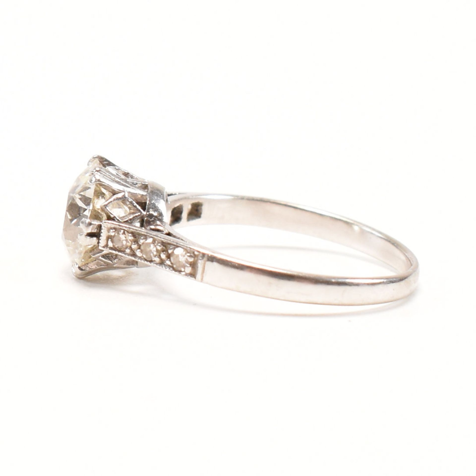 1920S PLATINUM 2.1CT DIAMOND SOLITAIRE RING - Image 5 of 11