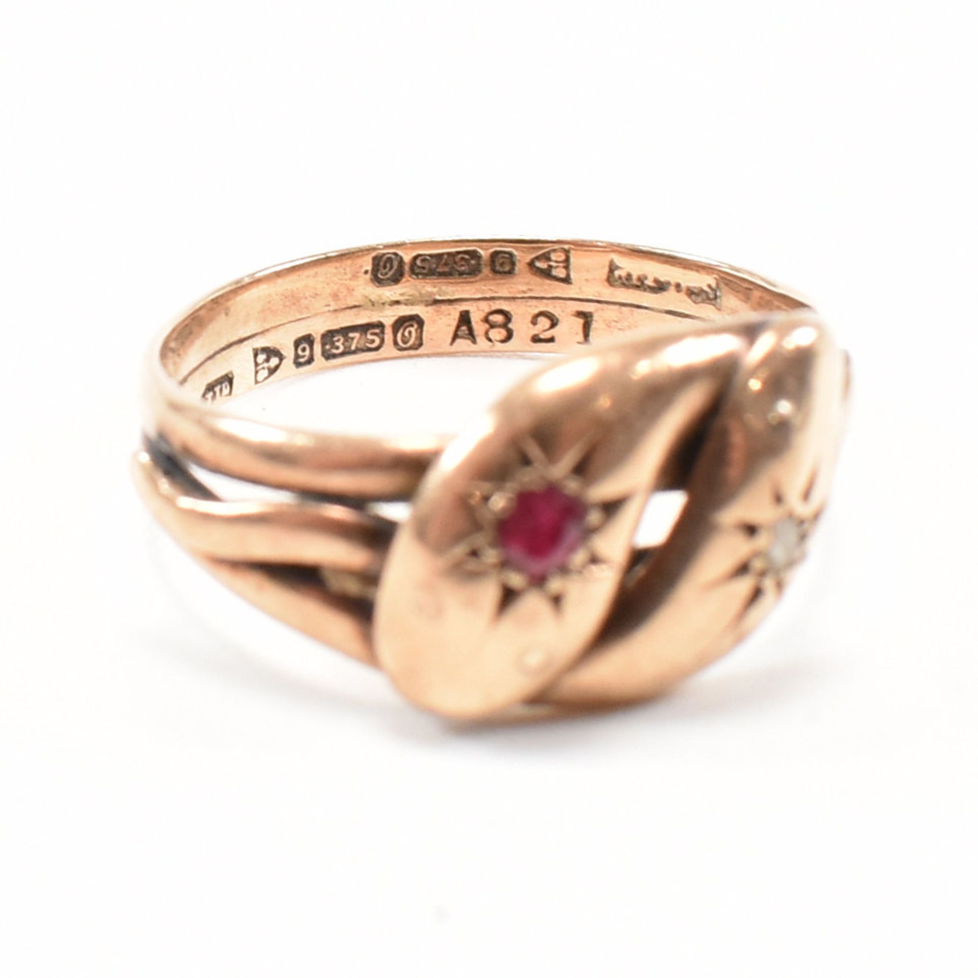 ANTIQUE HALLMARKED 9CT ROSE GOLD DIAMOND & RUBY TWIN SNAKE RING - Image 6 of 7