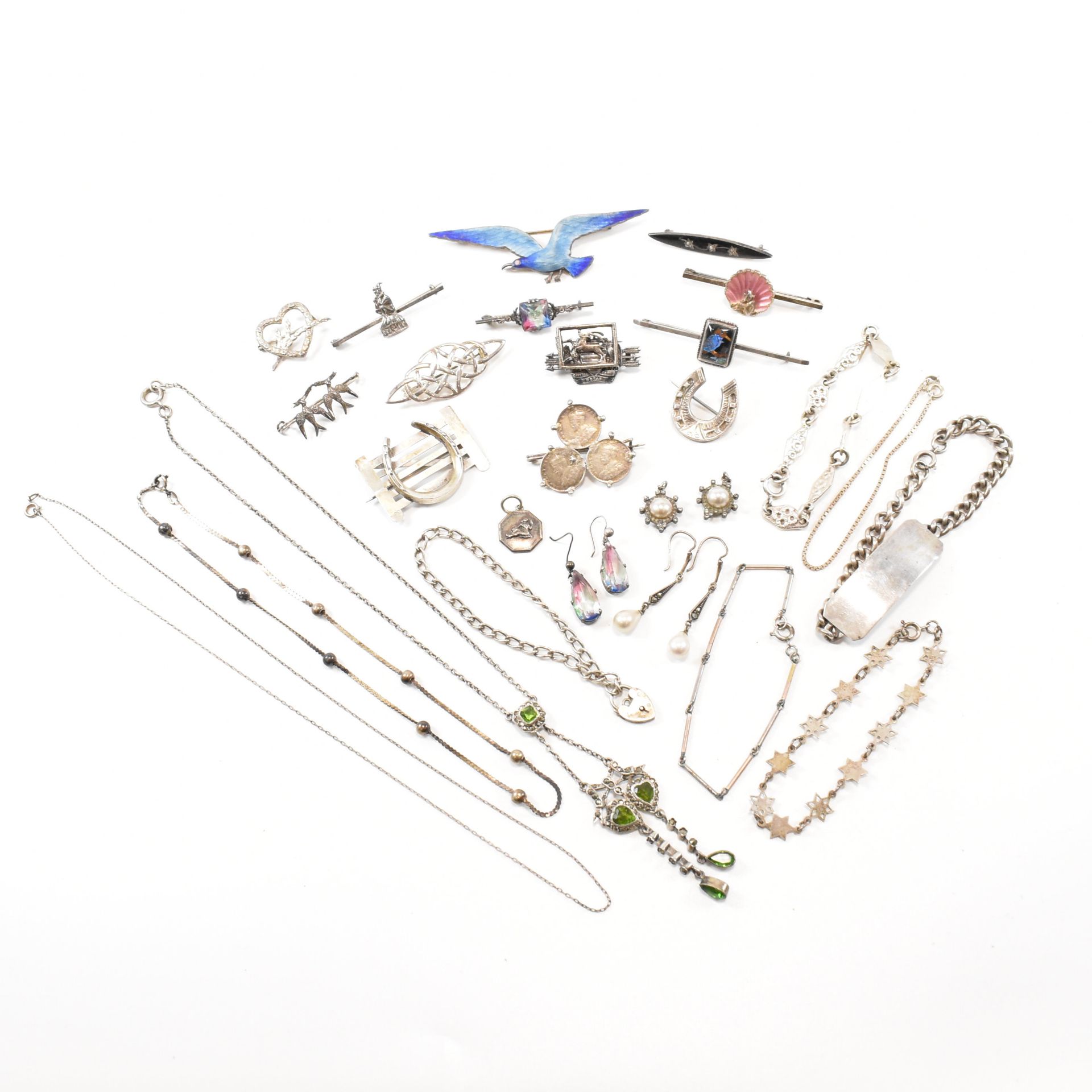 ASSORTED ANTIQUE & LATER SILVER & WHITE METAL JEWELLERY