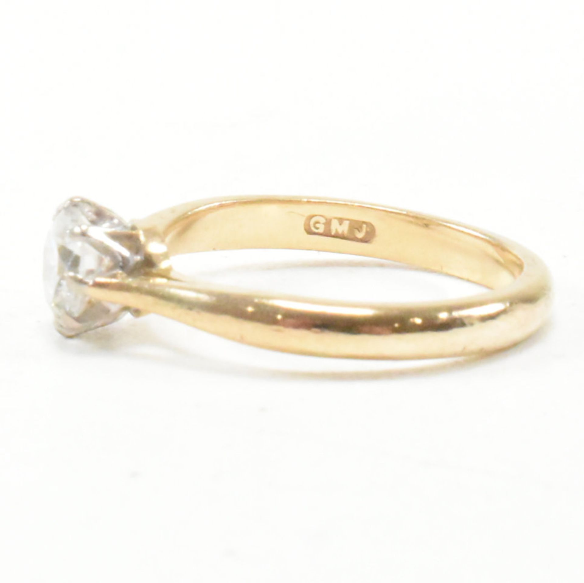 18CT GOLD & DIAMOND SOLITAIRE RING - Image 6 of 7