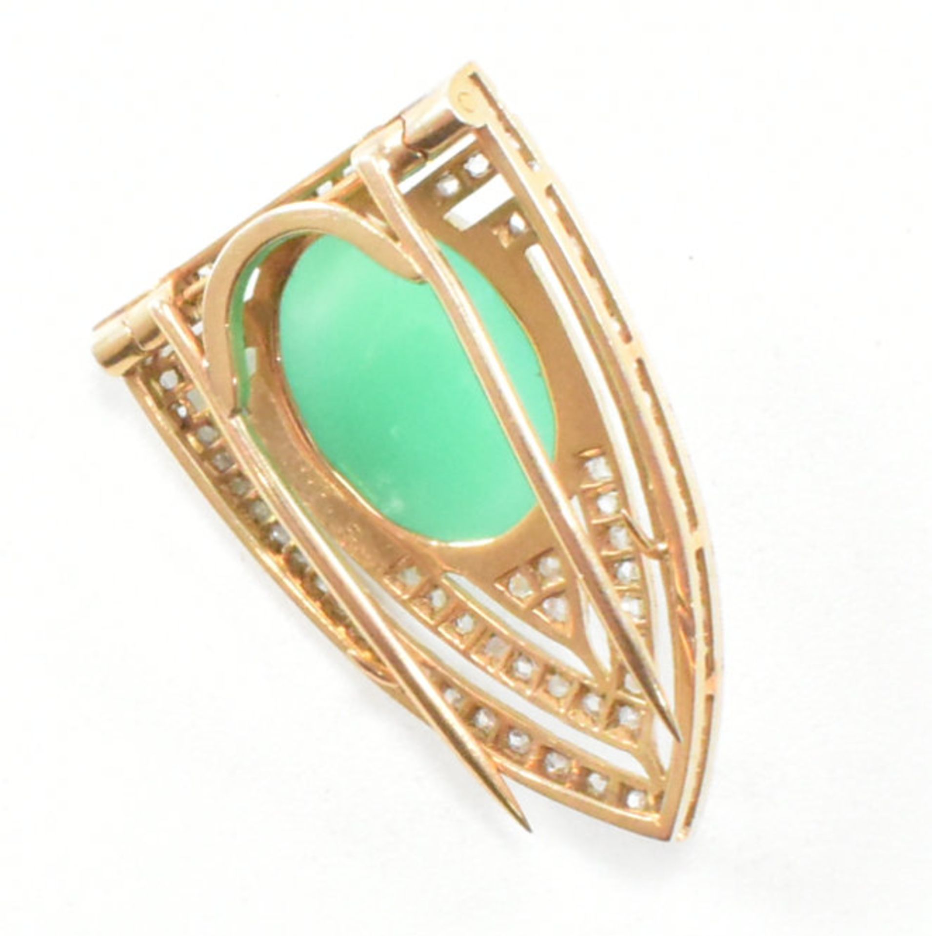 1930S ART DECO DIAMOND & CHALCEDONY DRESS CLIP - Image 3 of 7