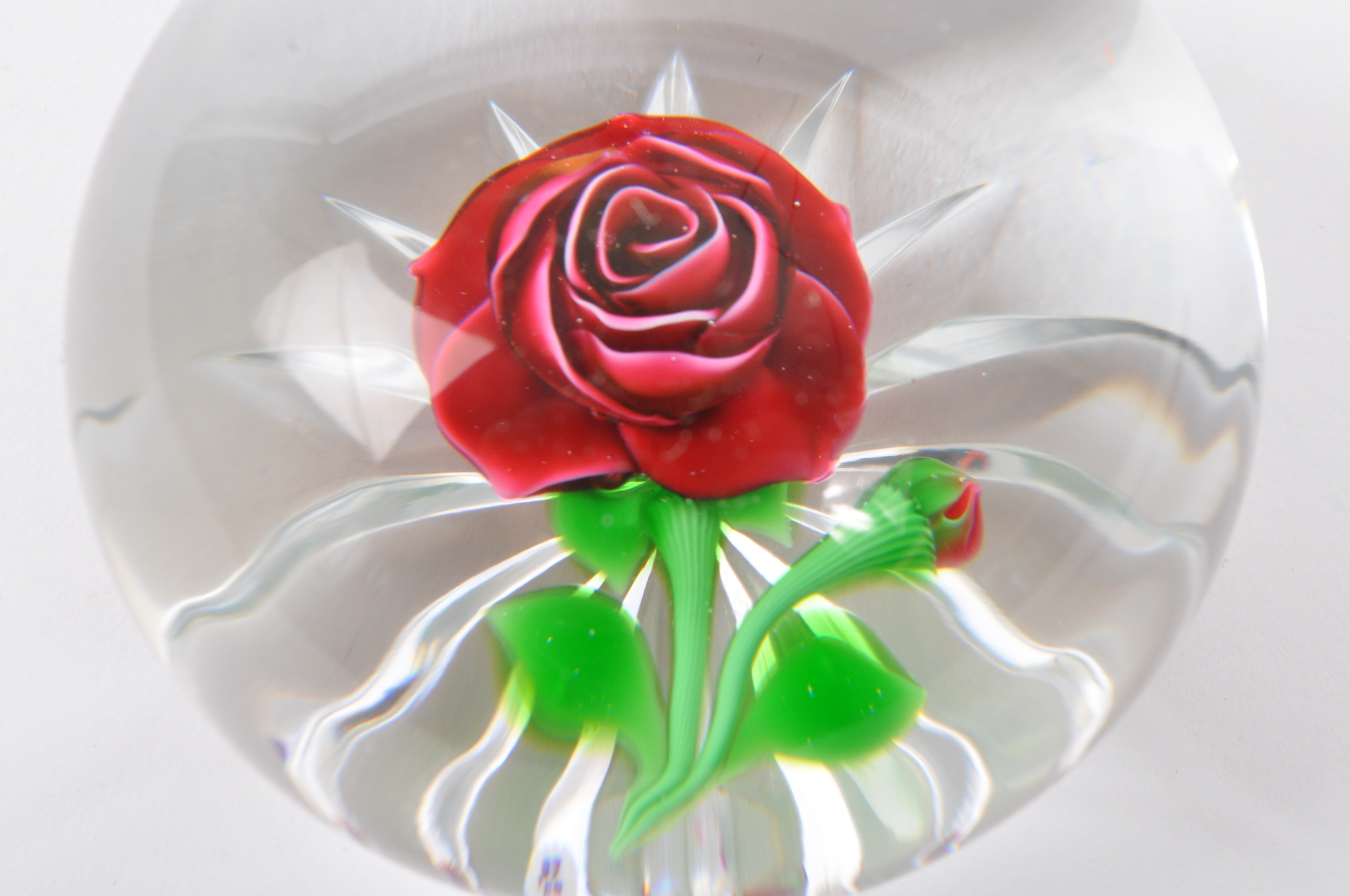 1976 BACCARAT FRENCH GLASS LAMPWORK ROSE PAPERWEIGHT - Image 7 of 7