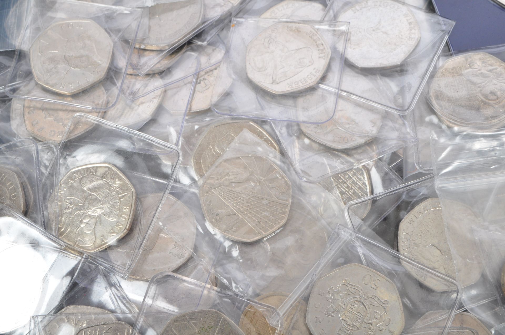 LARGE COLLECTION OF UK ONE POUND CROWN & FIFTY PENCE COINS - Image 4 of 9