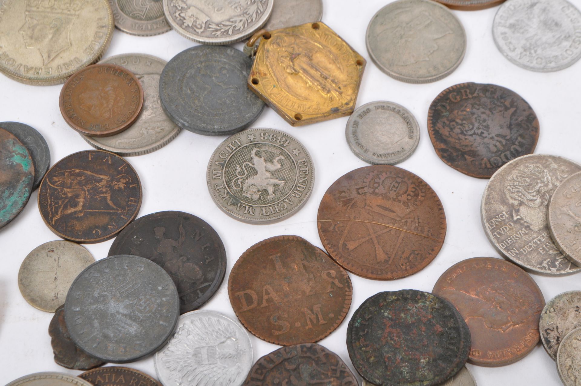 LARGE COLLECTION OF 19TH CENTURY & LATER UK & FOREIGN COINS - Image 4 of 15