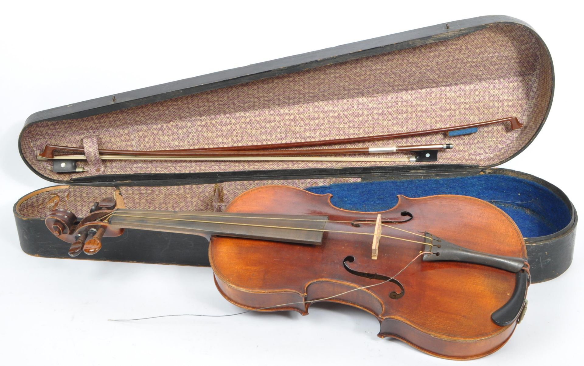 20TH CENTURY FULL SIZE VIOLIN WITH TWO PIECE BACK