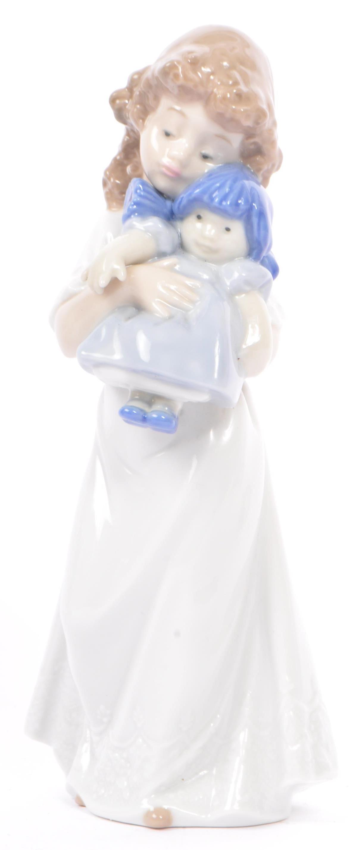 COLLECTION OF NAO SPANISH PORCELAIN FIGURINES - Image 4 of 9