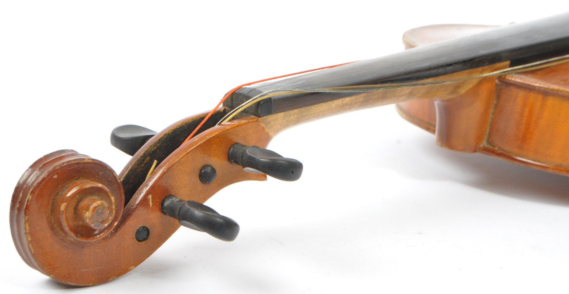 EARLY 20TH CENTURY GERMAN VIOLIN LABELLED D.R.G.M 728940 - Image 8 of 10