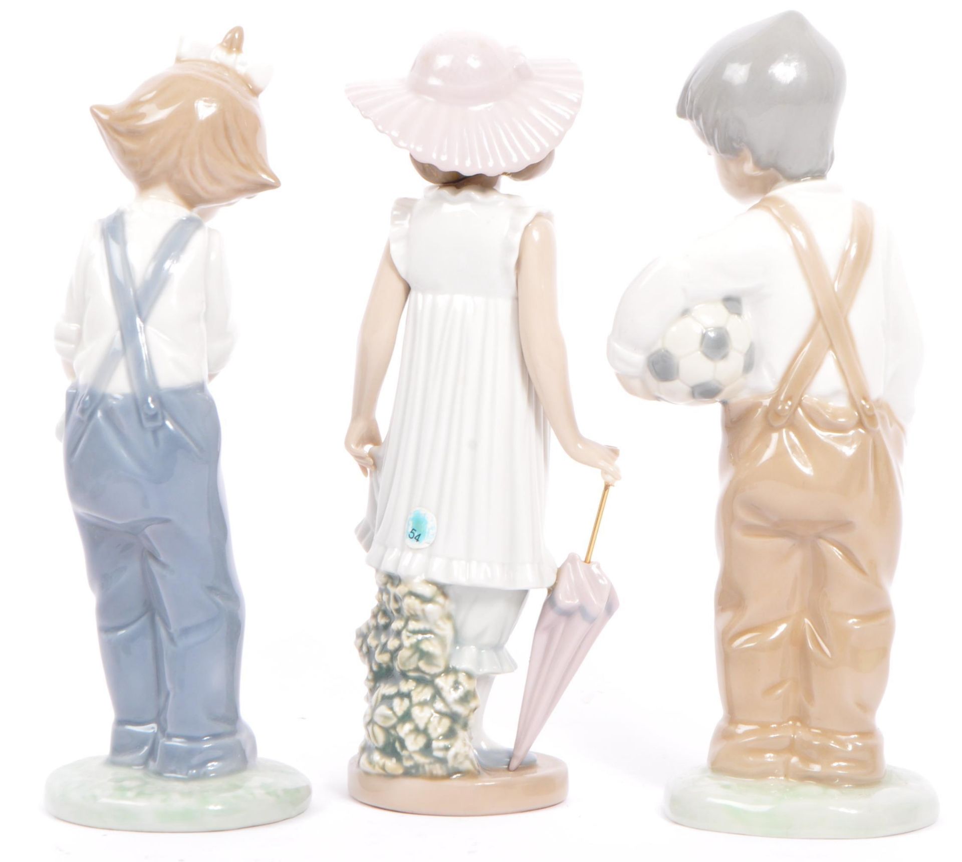 NAO FOR LLADRO - SPANISH PORCELAIN TABLEWARE FIGURES - Image 3 of 8