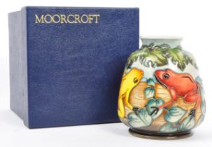 MOORCROFT POTTERY - 1999 - SIAN LEEPER ' FROGS ' TRIAL VASE