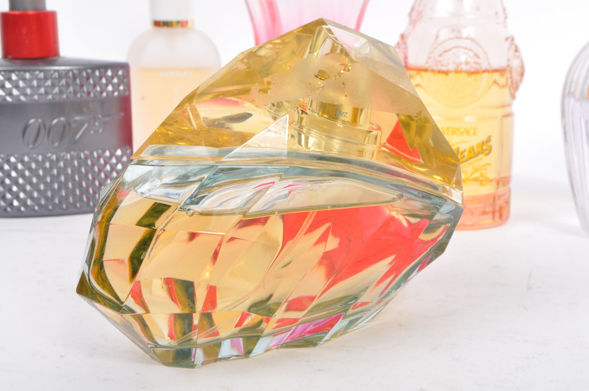 COLLECTION OF 20TH CENTURY PERFUME - GIVENCHY - VERSACE - Image 8 of 8