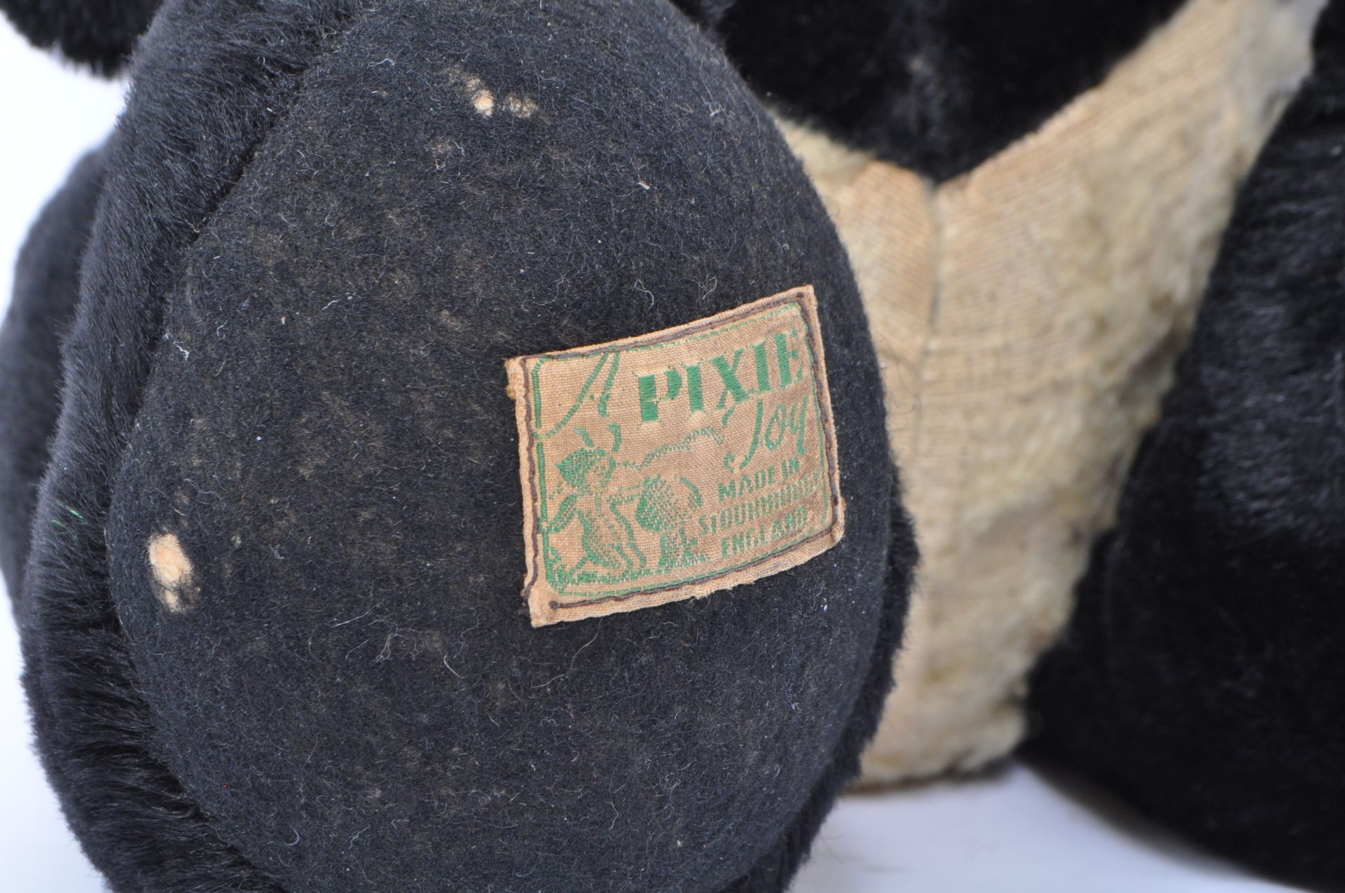 MID CENTURY VINTAGE LABELLED 1940'S PIXIE JOY PANDA BEAR - Image 6 of 6