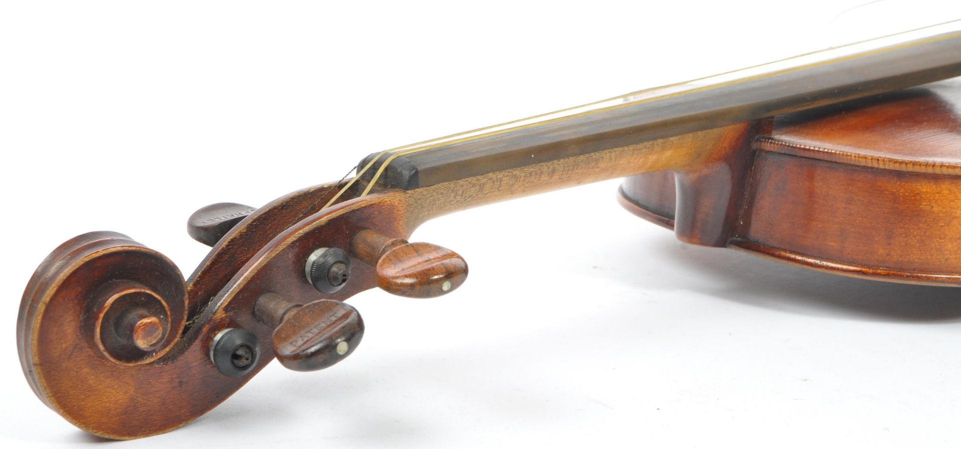 20TH CENTURY FULL SIZE VIOLIN WITH TWO PIECE BACK - Image 8 of 10