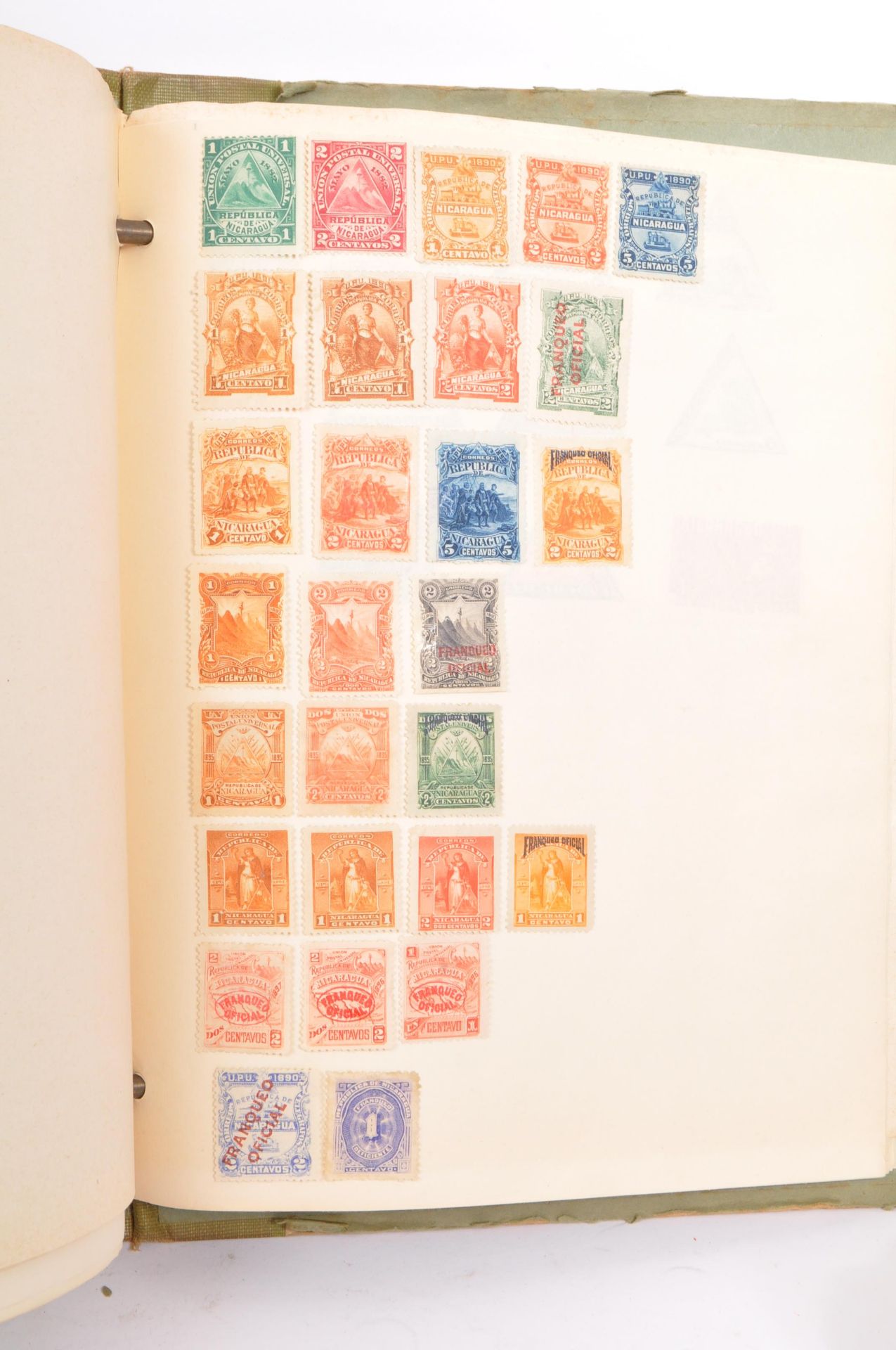 STAMP ALBUMS - COLLECTION OF FIVE ALBUMS OF WORLD STAMPS - Bild 8 aus 8