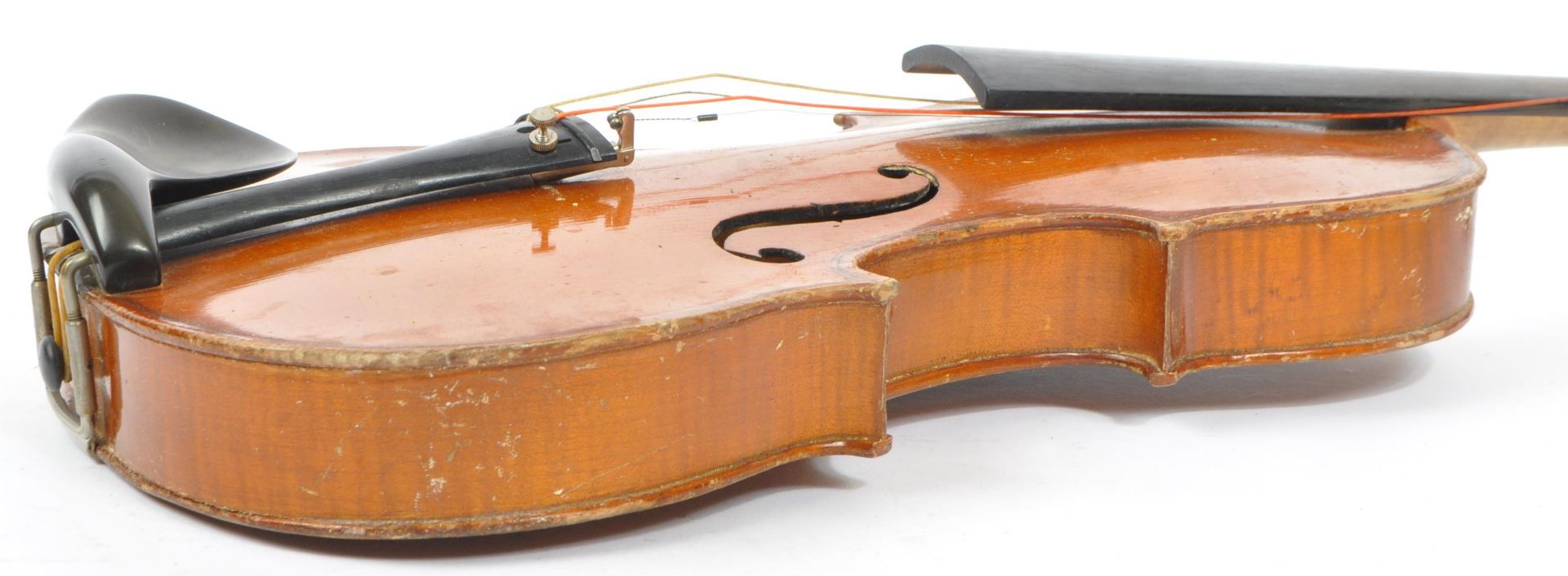 EARLY 20TH CENTURY GERMAN VIOLIN LABELLED D.R.G.M 728940 - Image 7 of 10