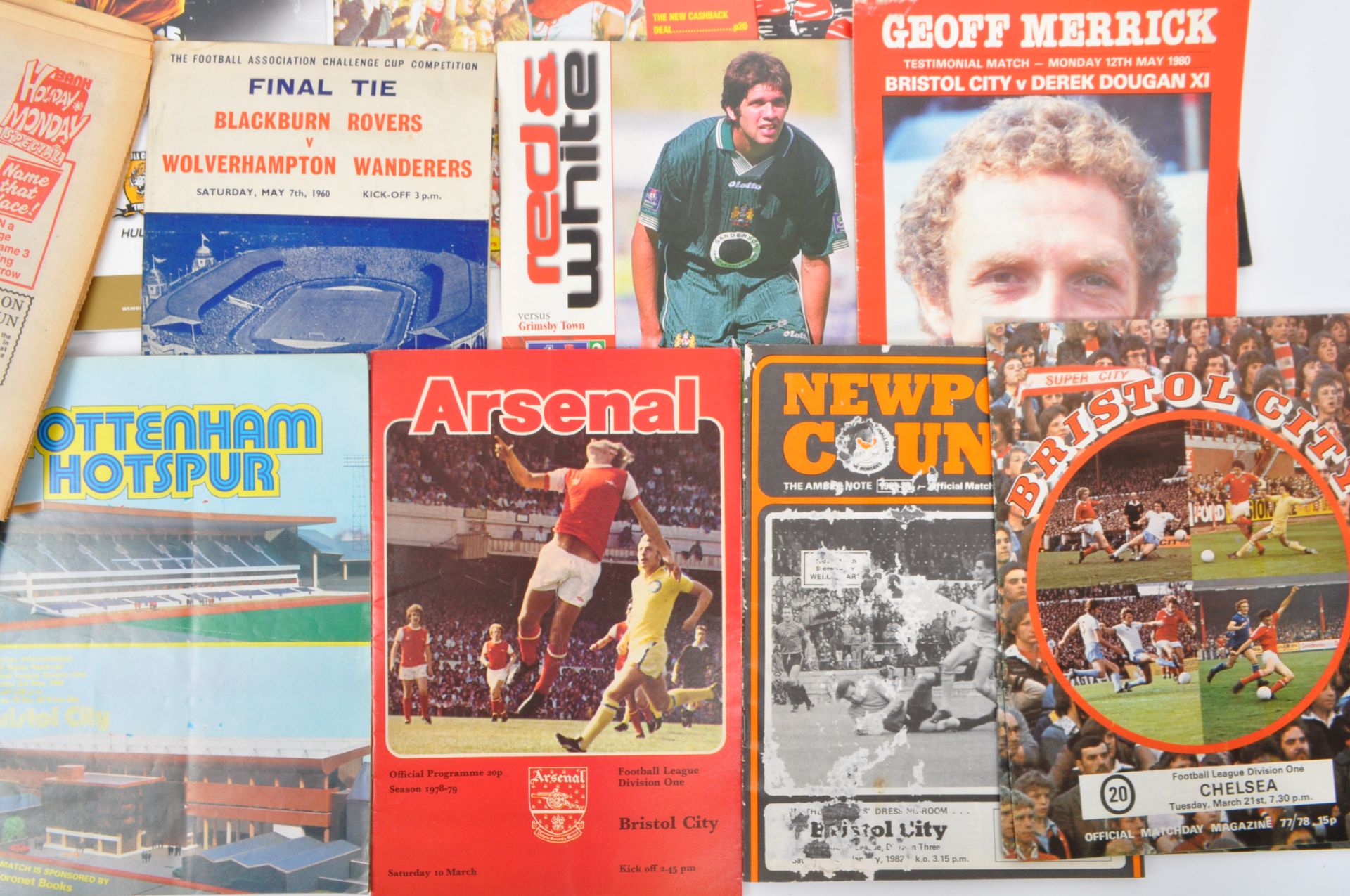 COLLECTION OF 1920S & LATER FOOTBALL PROGRAMMES & PAMPHLETS - Image 2 of 9