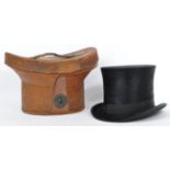 1925 TOP HAT WITHIN LEATHER CARRY BOX BY WEST END STYLE