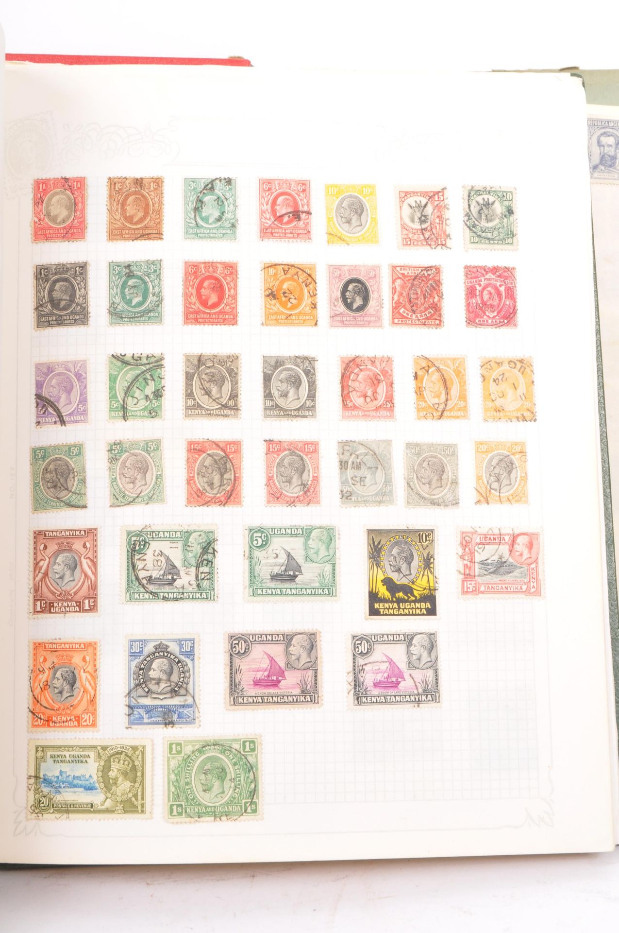 STAMP ALBUMS - COLLECTION OF FIVE ALBUMS OF WORLD STAMPS - Bild 3 aus 8