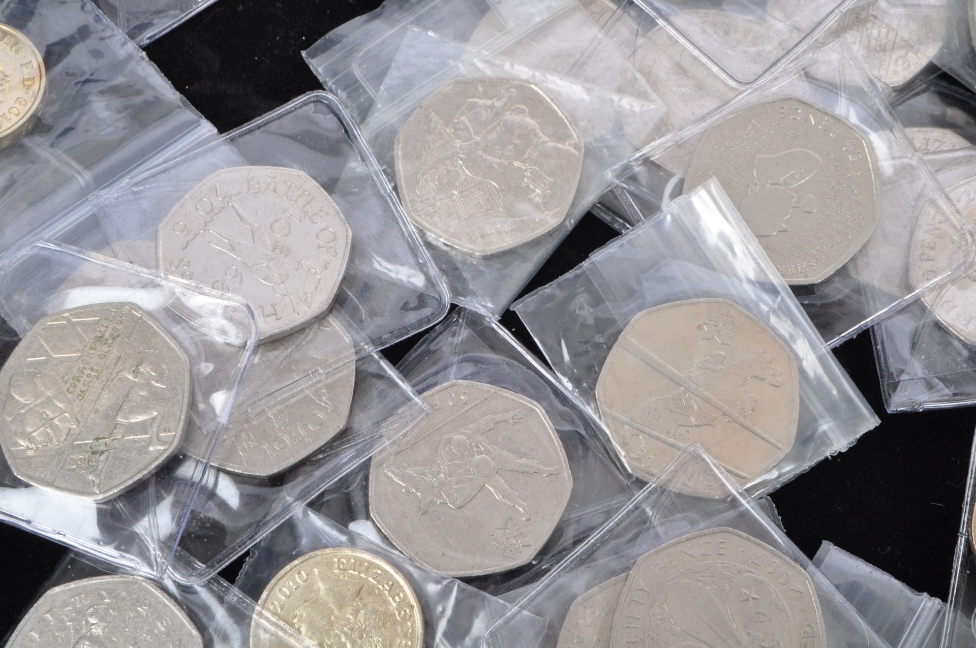 LARGE COLLECTION OF UK ONE POUND CROWN & FIFTY PENCE COINS - Image 6 of 9