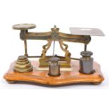 COMPACT VINTAGE POSTAL POST OFFICE WEIGHING SCALES