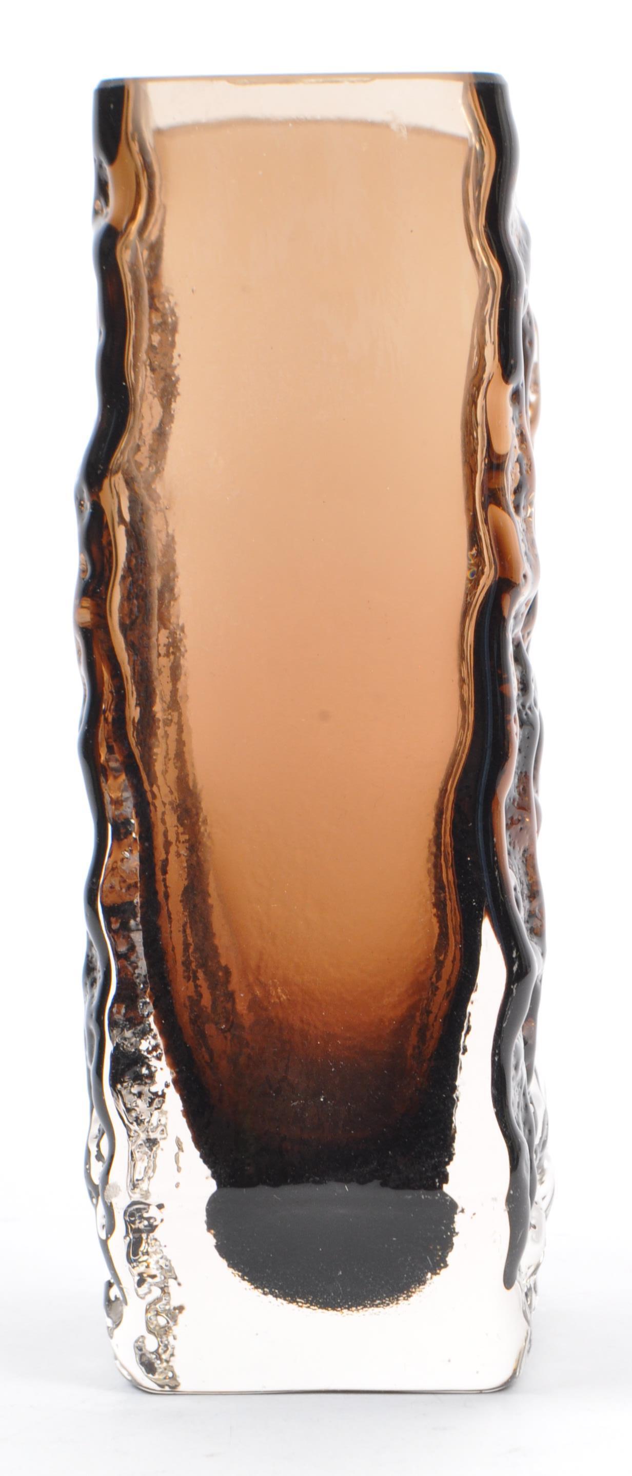 VINTAGE WHITEFRIARS CINNAMON ART GLASS BARK COFFIN VASE - Image 4 of 6