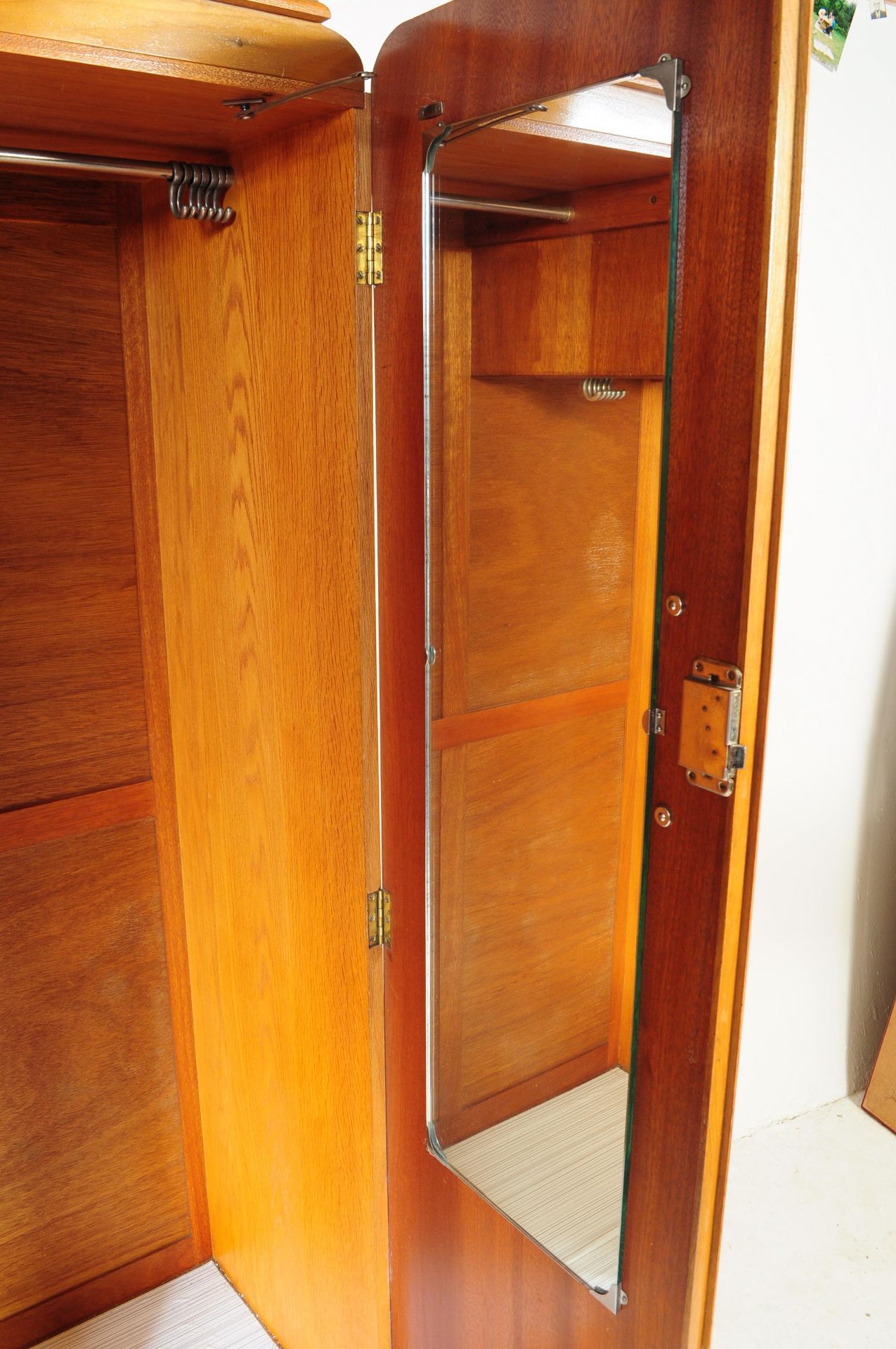 VINTAGE WALNUT 1940S ART DECO STYLE WARDROBE - Bild 6 aus 8