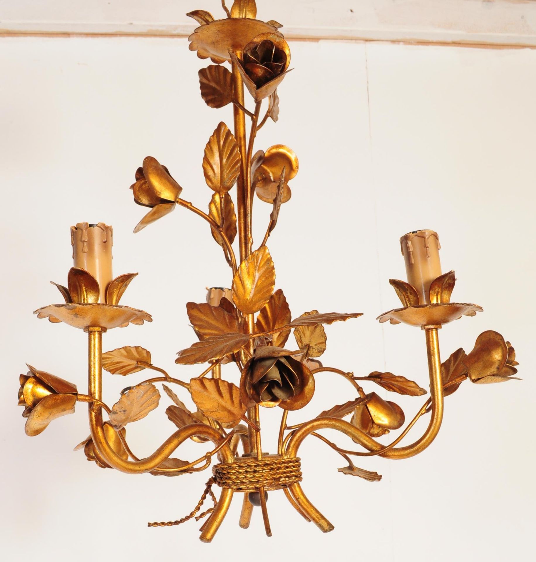 PAIR OF MID CENTURY ITALIAN FLORENTINE GILT METAL CHANDELIER - Bild 6 aus 10