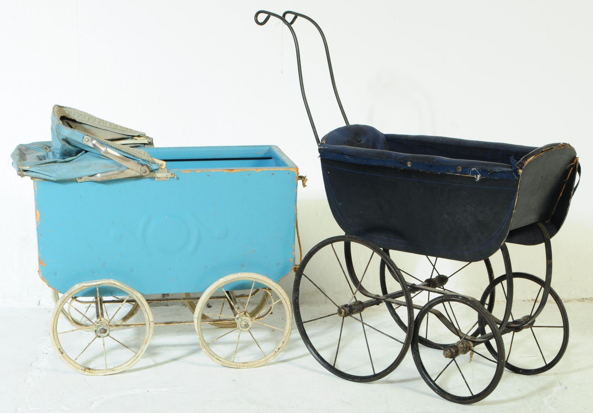 TWO 19TH CENTURY VICTORIAN DOLLS PRAMS - Bild 4 aus 11