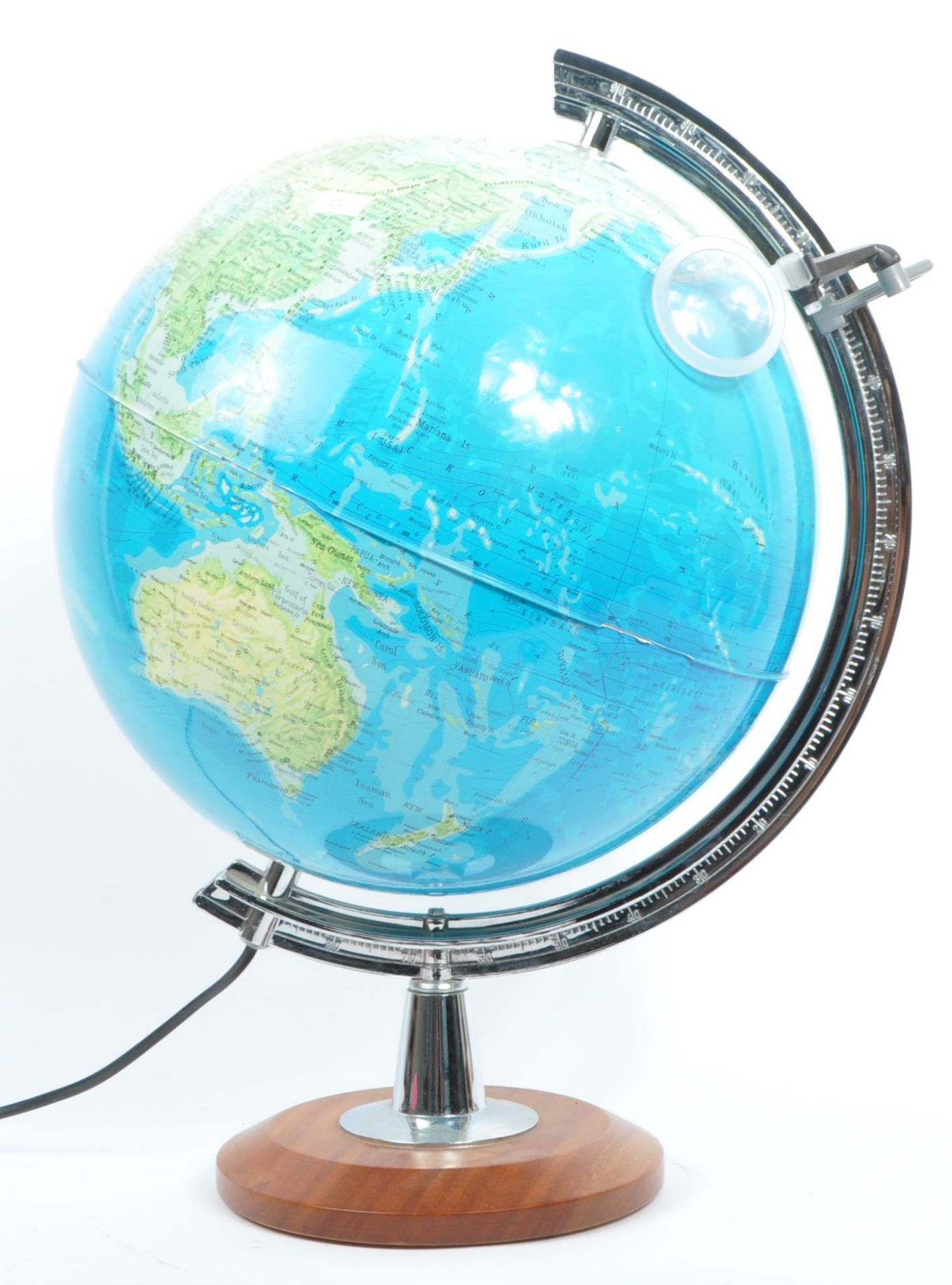 20TH CENTURY ILLUMINATED WORLD GLOBE DESK TOP LAMP