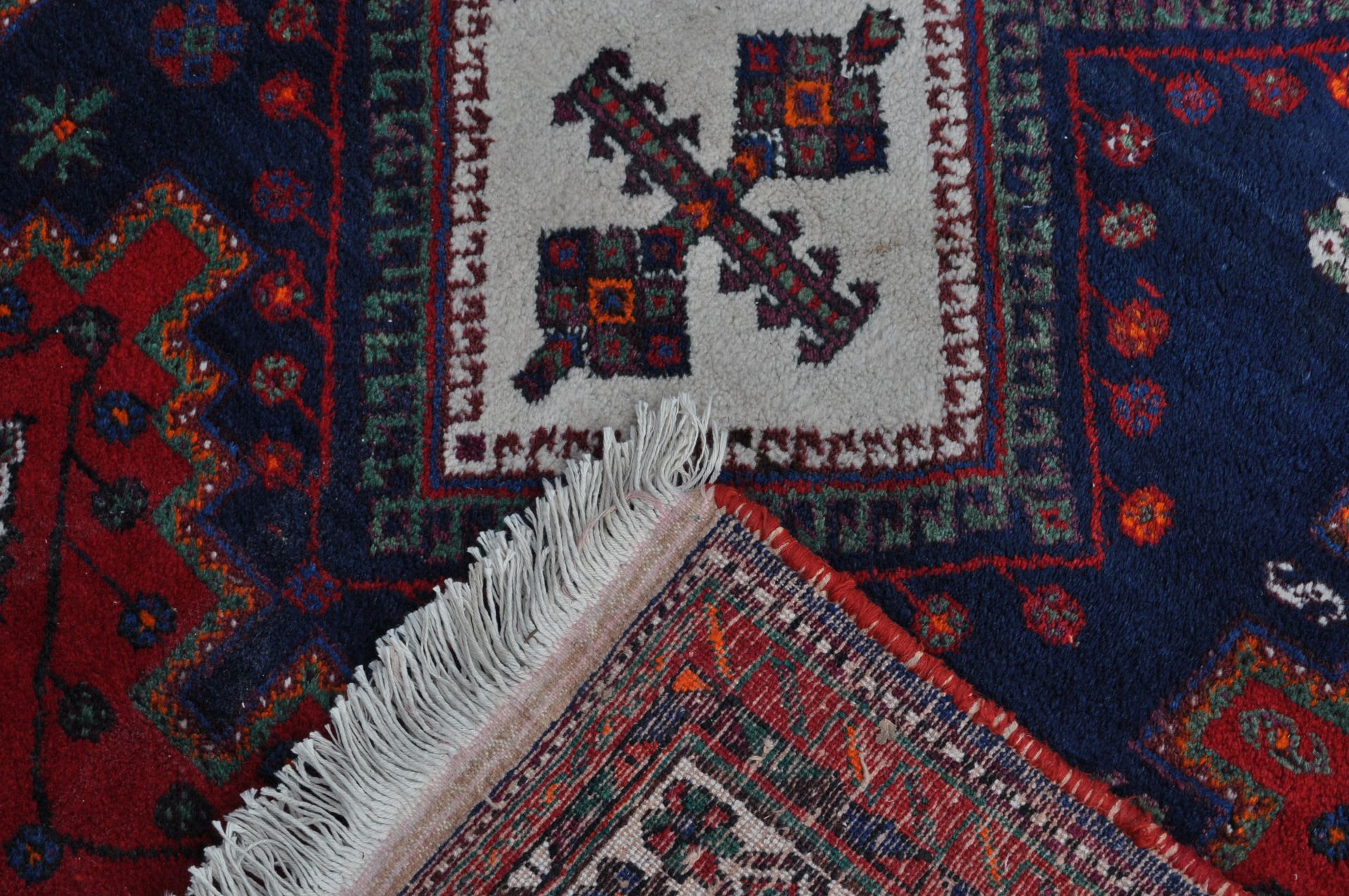 20TH CENTURY PERSIAN ASHFAR VILLAGE RUG CARPET - Image 4 of 4