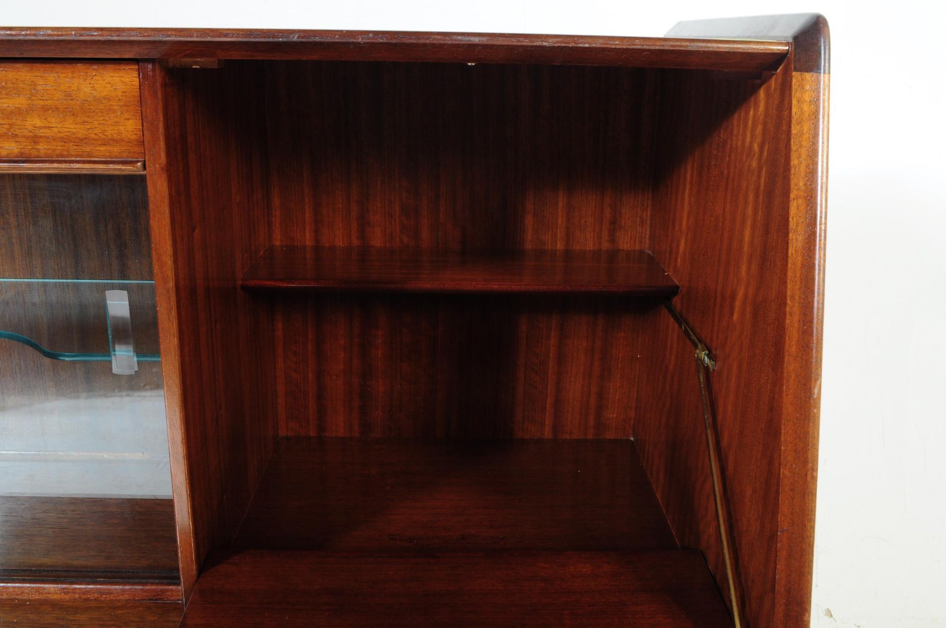 G-PLAN - MID 20TH CENTURY TEAK SIDEBOARD COCKTAIL CABINET - Image 5 of 7